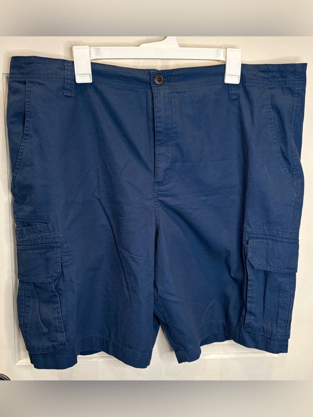 Magellan Outdoors Mens XXL Blue Solid Cotton Cargo Shorts Flat Front Button Logo